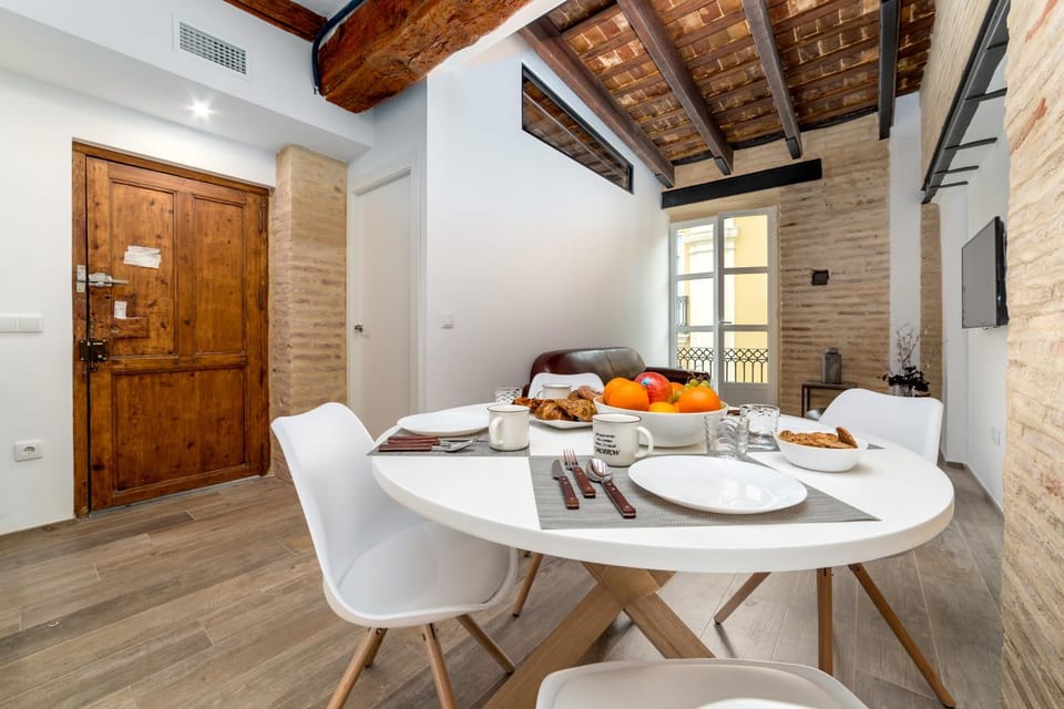 Food and drinks, Dining area, Food