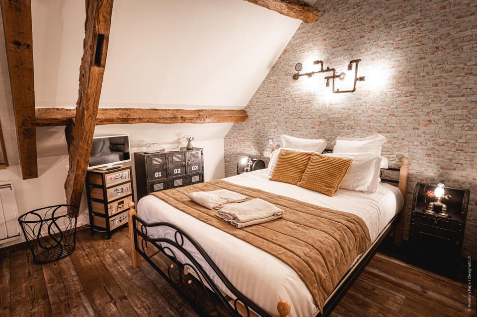 TV and multimedia, Decorative detail, Bedroom