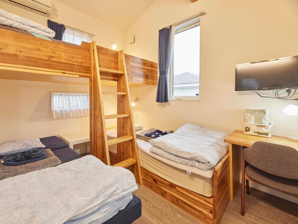 Photo of the whole room, bunk bed