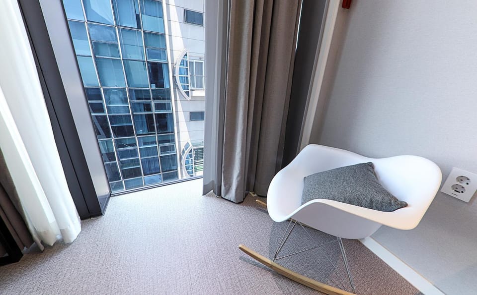 Seating area, City view