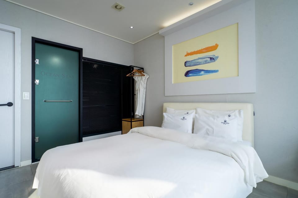 Bed, Bedroom, Sea view