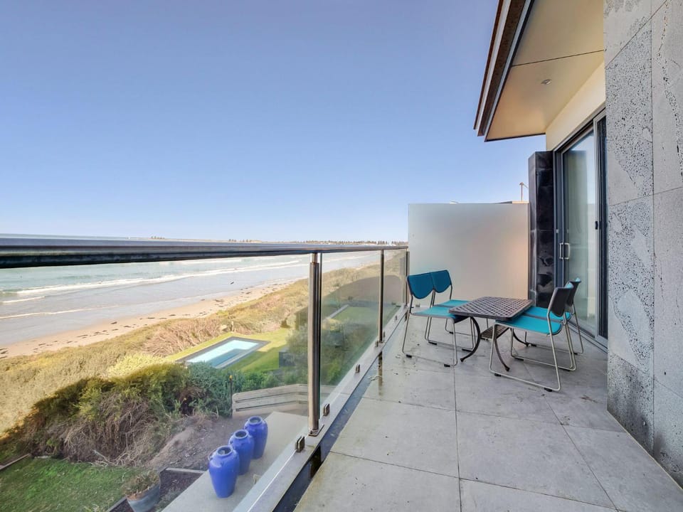 Aqua Mist Penthouse Apartment in Port Fairy
