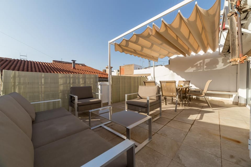 Day, View (from property/room), Balcony/Terrace, Living room, Seating area