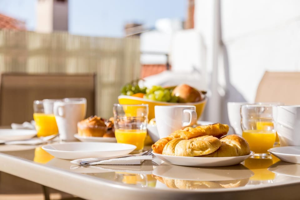 Day, Food and drinks, Food, Breakfast, Continental breakfast