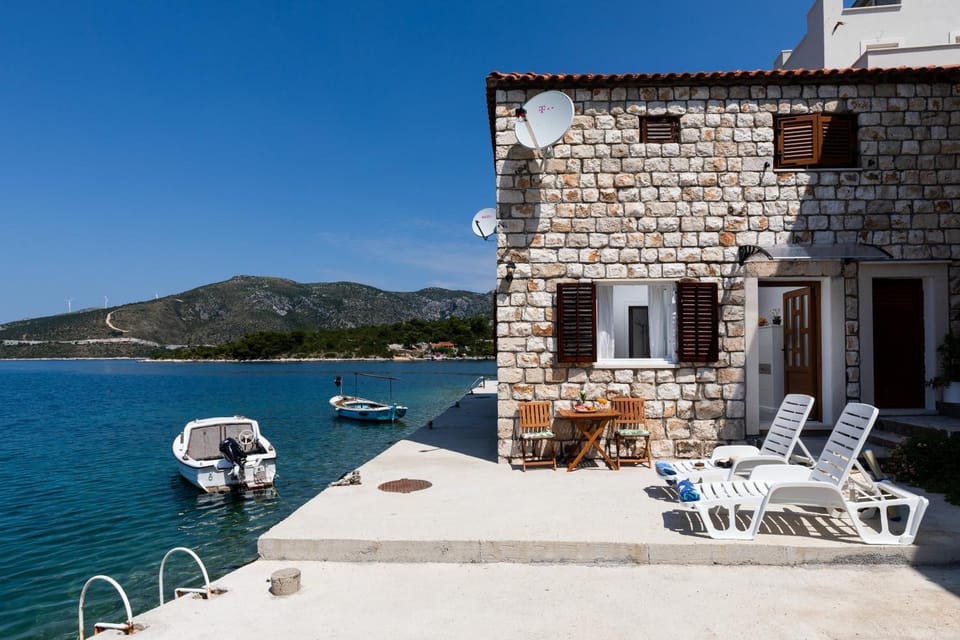 Seating area, Sea view, sunbed