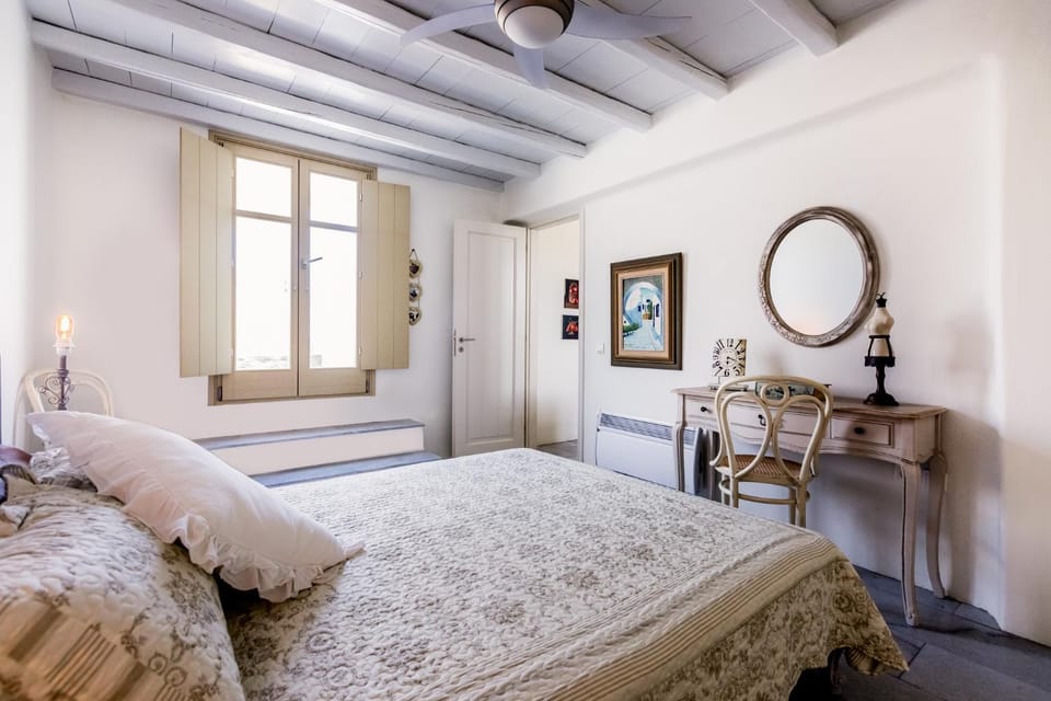 Kallirroe Master Villa with Sea View and Pool Villa in Paros, Greece
