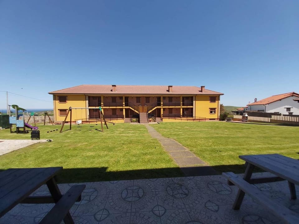 APARTAMENTOS EL SOLO Apartment in Western coast of Cantabria