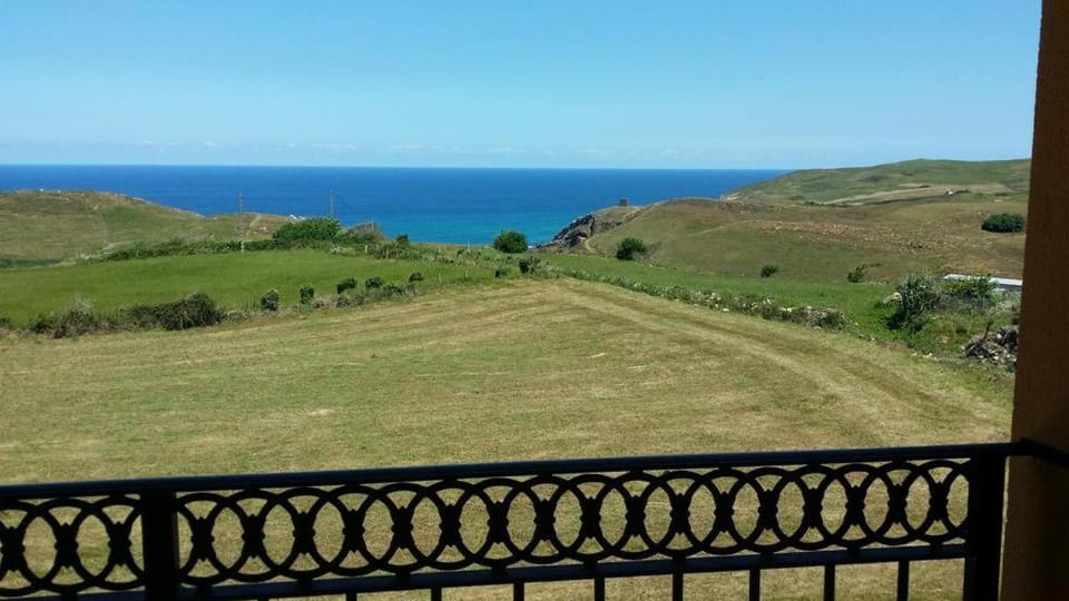APARTAMENTOS EL SOLO Apartment in Western coast of Cantabria