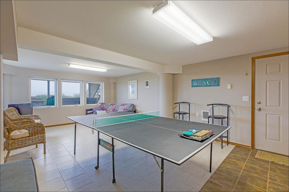 Beach Dreams South right on Moclips Beach House in Moclips