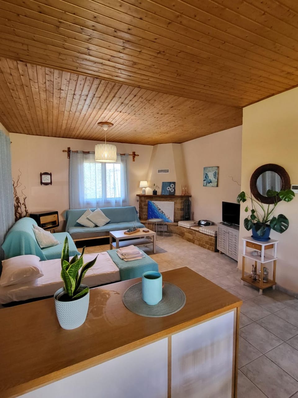 TV and multimedia, Photo of the whole room, Seating area