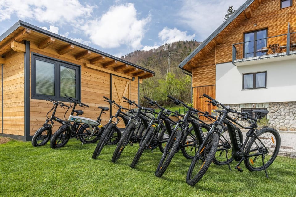 Day, Natural landscape, Cycling, Mountain view