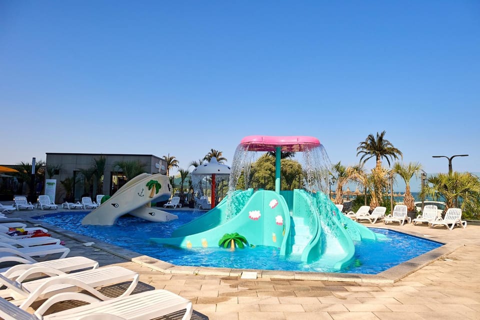Deluxe Apartment Spa n Pools Beach resort Apartment in Constanța County