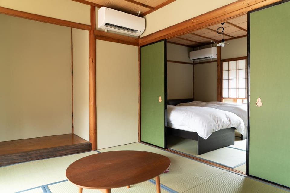 Bed, Photo of the whole room