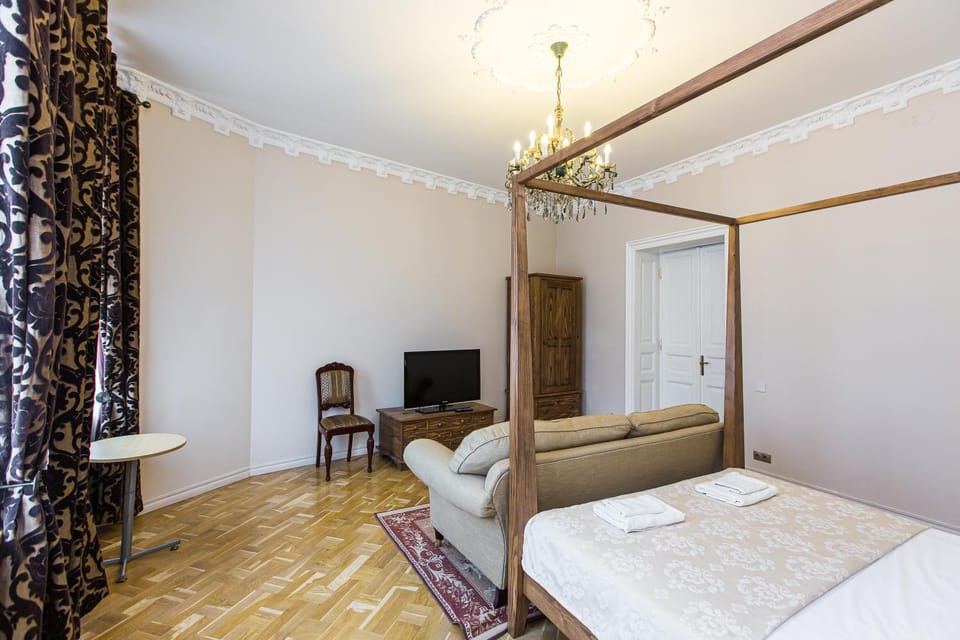 Bed, Photo of the whole room