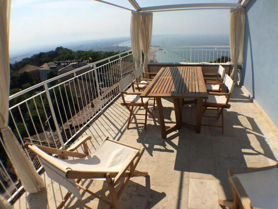 Balcony/Terrace, River view, Sea view