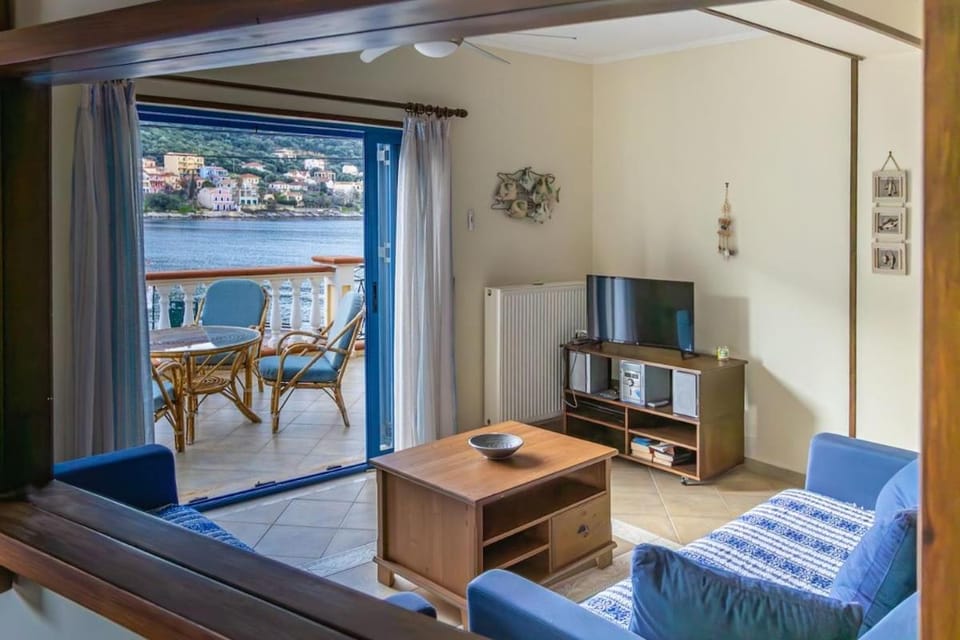 Natural landscape, TV and multimedia, View (from property/room), Balcony/Terrace, Living room, Seating area
