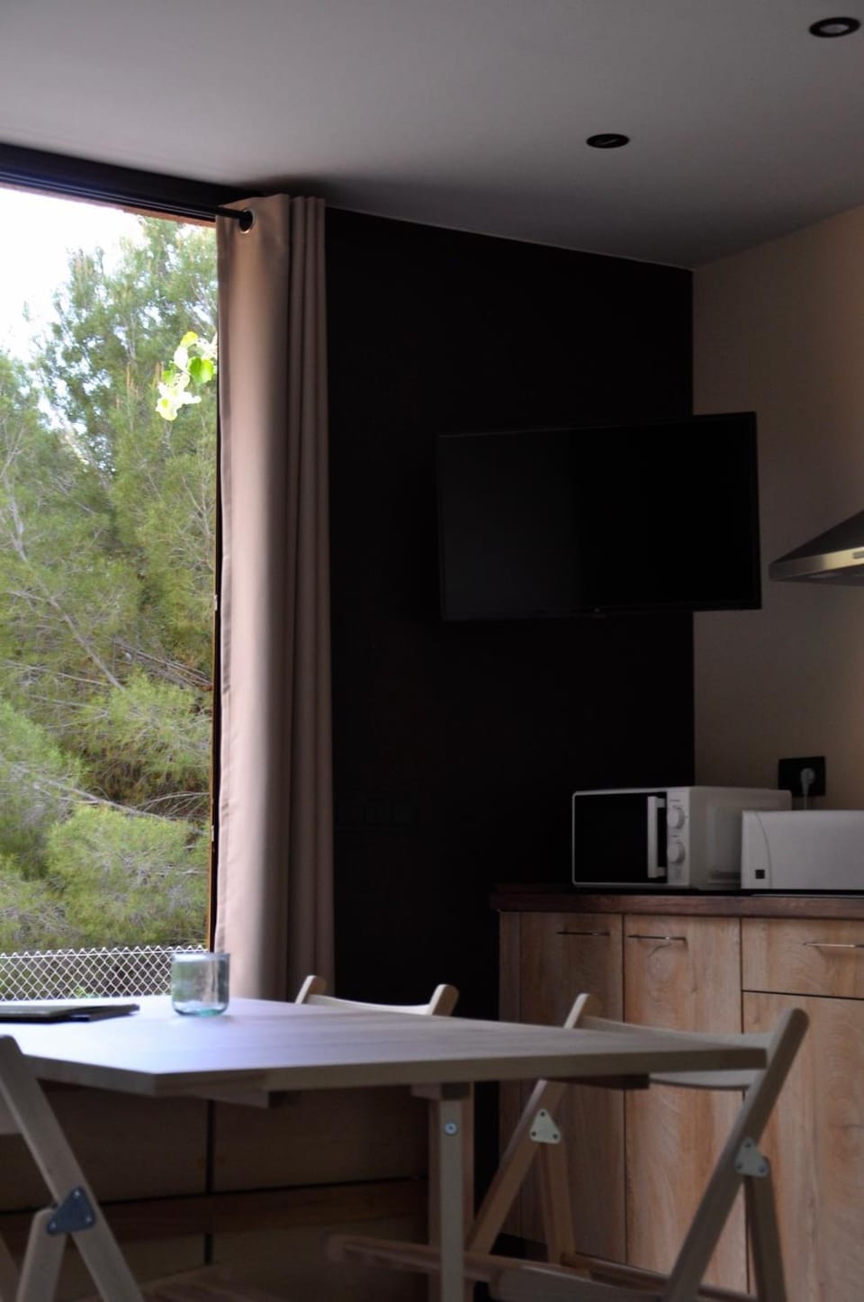 Garden view, kitchen