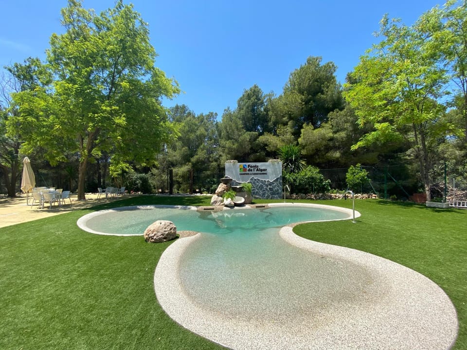 Day, Natural landscape, Swimming pool