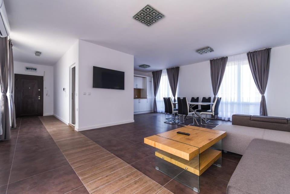Communal lounge/ TV room, Living room, Seating area