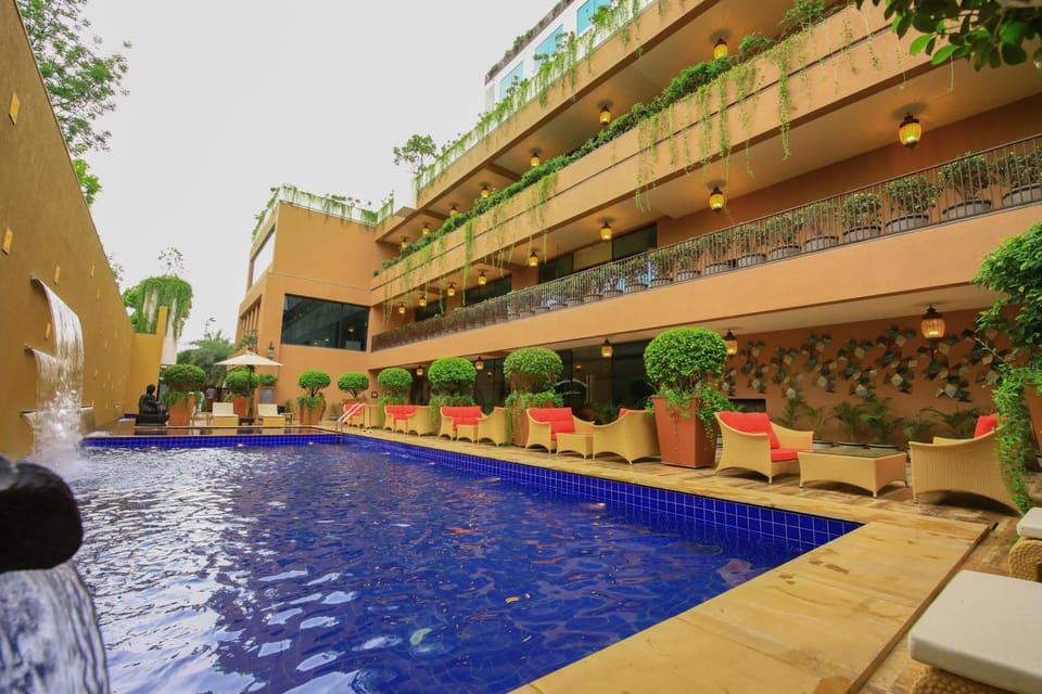 Swimming pool