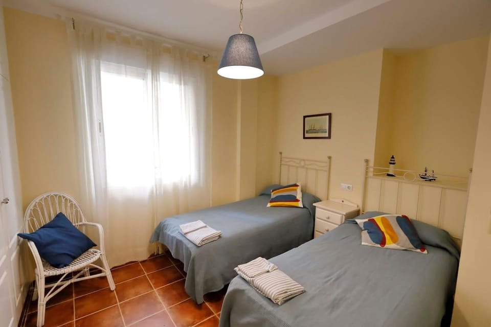 Photo of the whole room, Bedroom