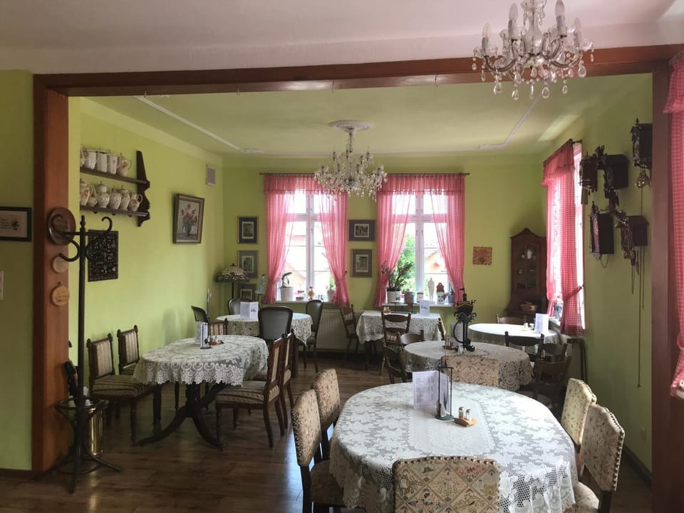 Restaurant/places to eat