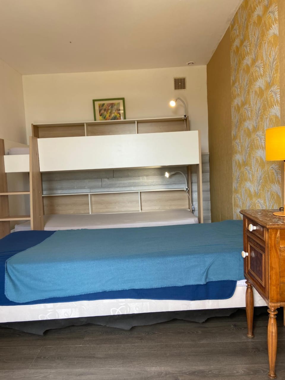 Bed, Photo of the whole room, Bedroom, bunk bed