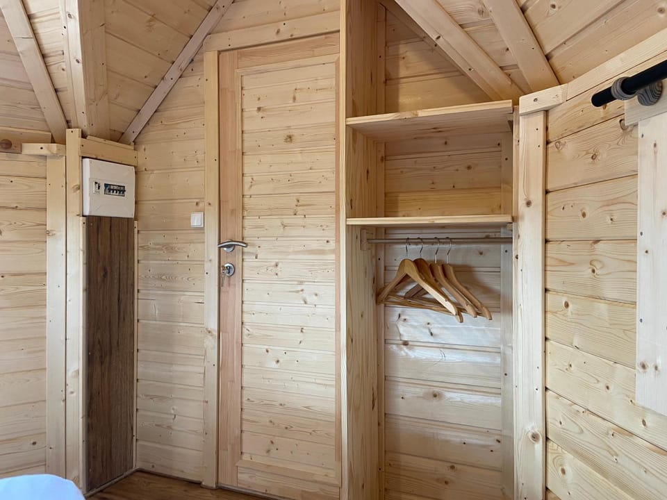 storage, wardrobe