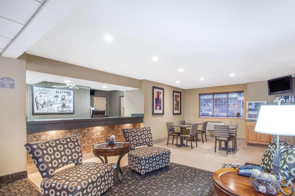 Lobby or reception, On site
