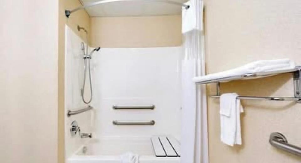 Shower, Bathroom, towels