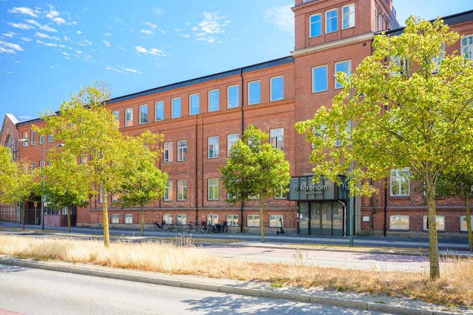Property building, Facade/entrance
