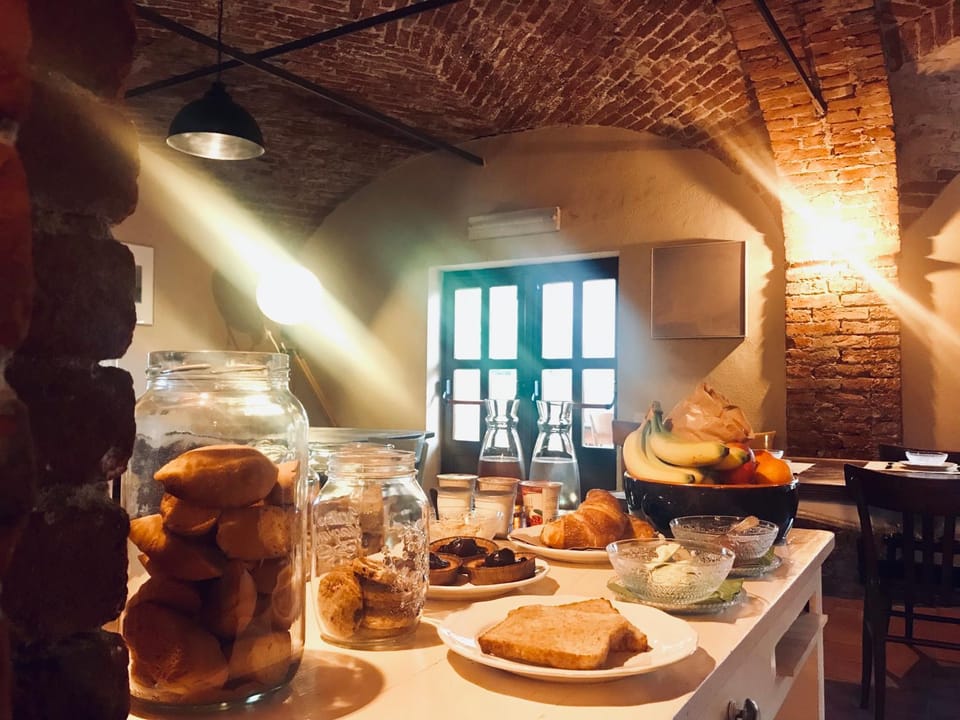 Breakfast, Buffet breakfast