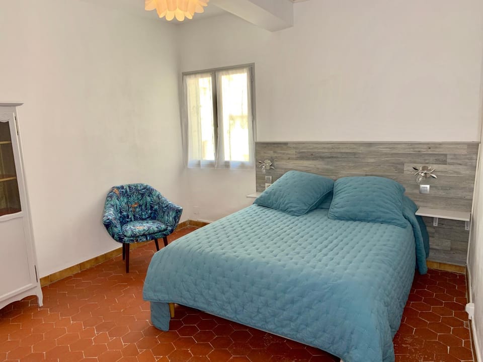 Photo of the whole room, Decorative detail, Bedroom