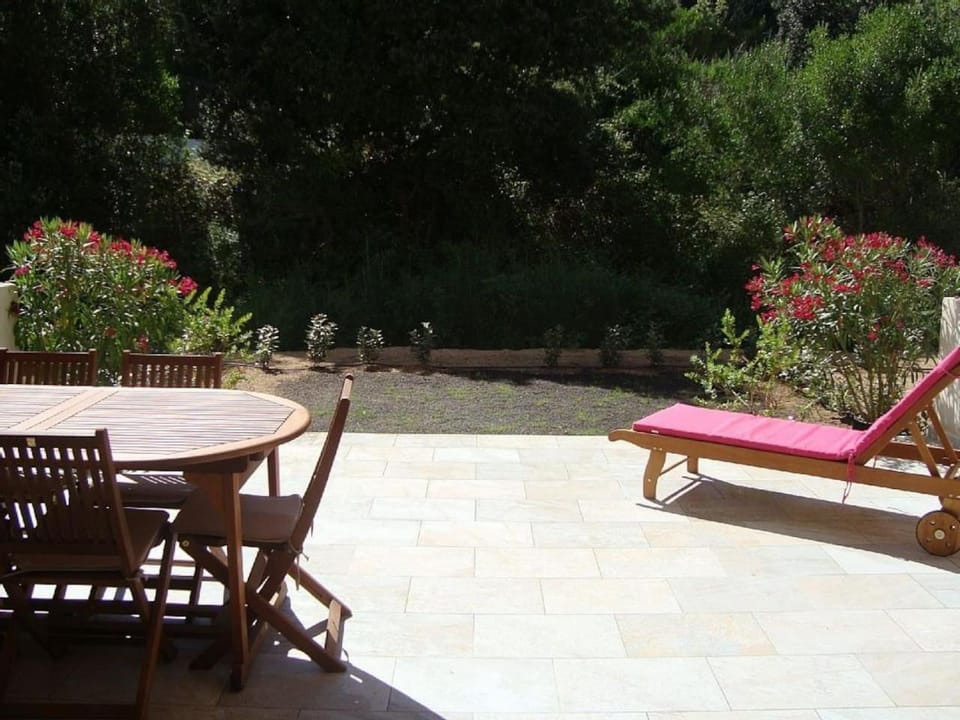 PIETROSELLA Plage du RUPIONE Apartment in Corsica