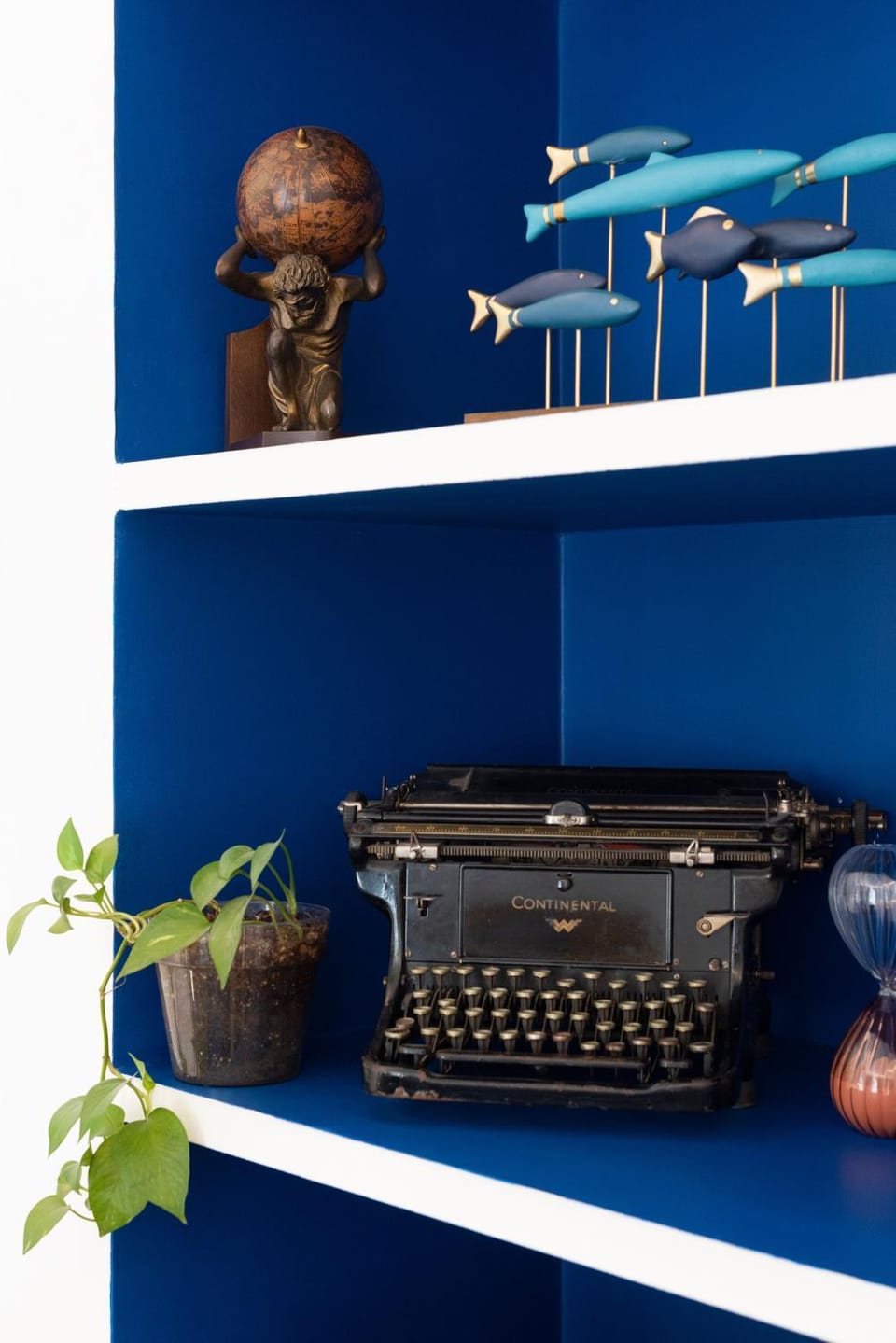 Living room, Decorative detail, hair dresser