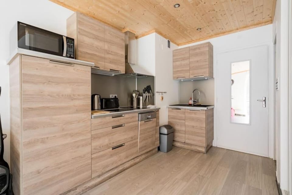 Kitchen or kitchenette, stove, stove, kitchen, kitchen