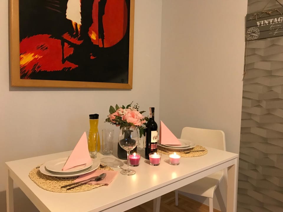 Food and drinks, Drinks, Alcoholic drinks