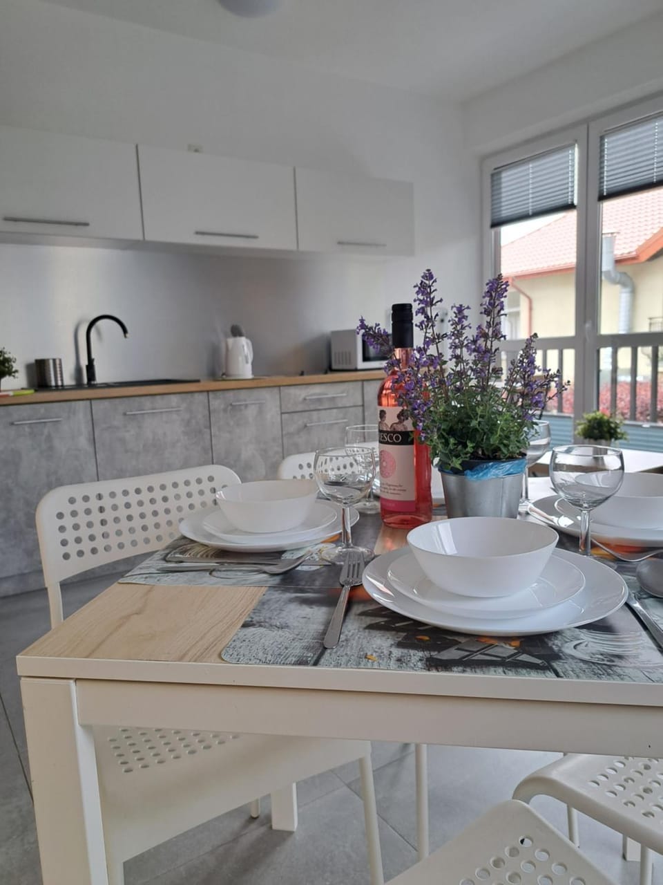 Property building, Kitchen or kitchenette, dishwasher, locker, locker, microwave