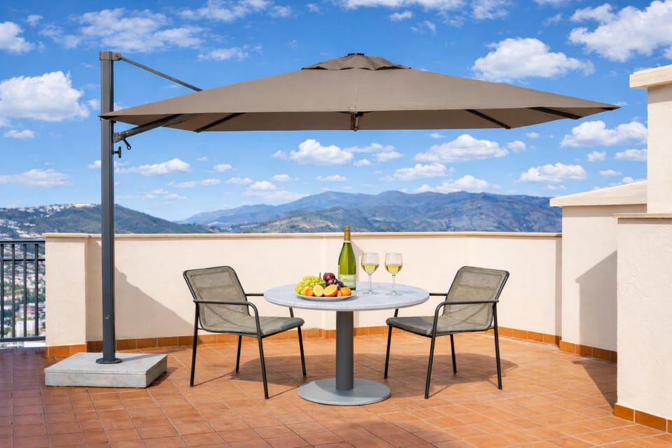 Balcony/Terrace, Mountain view