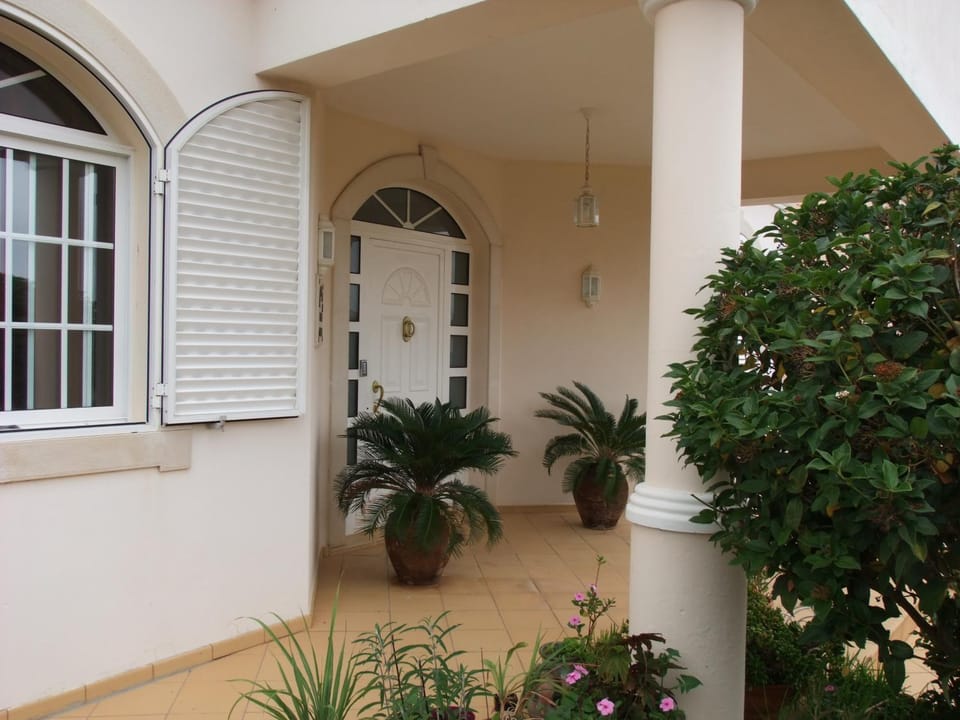 Patio, Facade/entrance