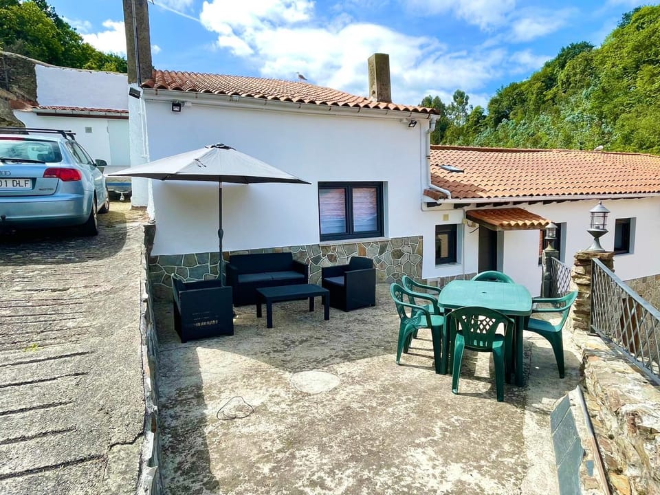 CASA SANTI Y LAURA House in Cudillero