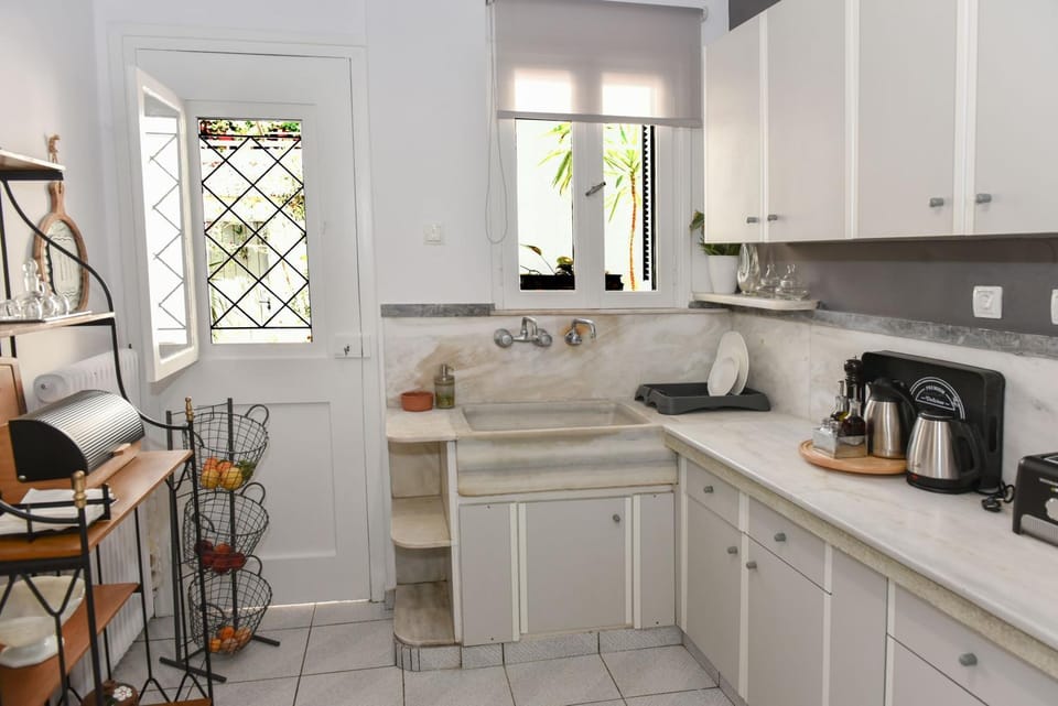 Coffee/tea facilities, Kitchen or kitchenette