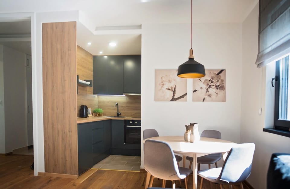 Kitchen or kitchenette, Dining area, pet friendly, stove