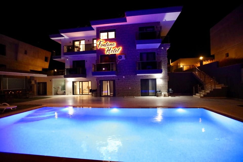 Property building, Swimming pool