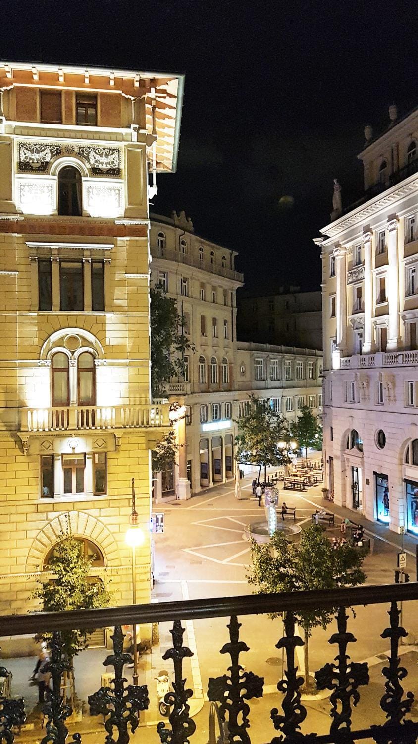 Balcony/Terrace, City view