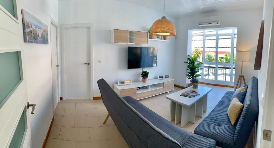 TV and multimedia, Living room, Dining area, Evening entertainment