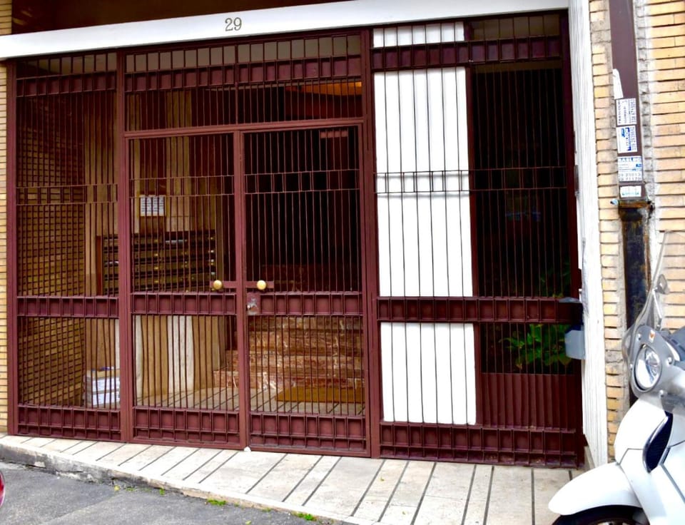 Domus Claudia Apartment in Rome
