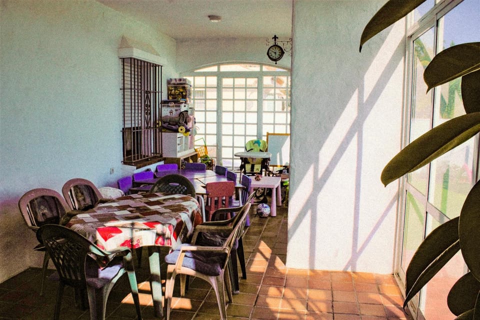 Property building, Balcony/Terrace, Dining area