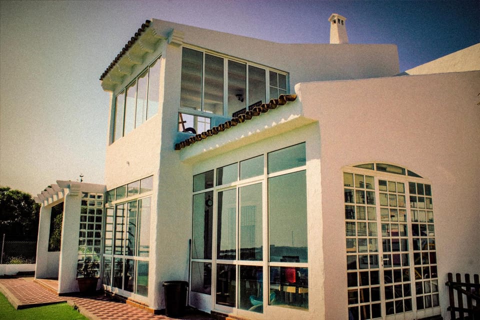 Property building, Facade/entrance, Balcony/Terrace