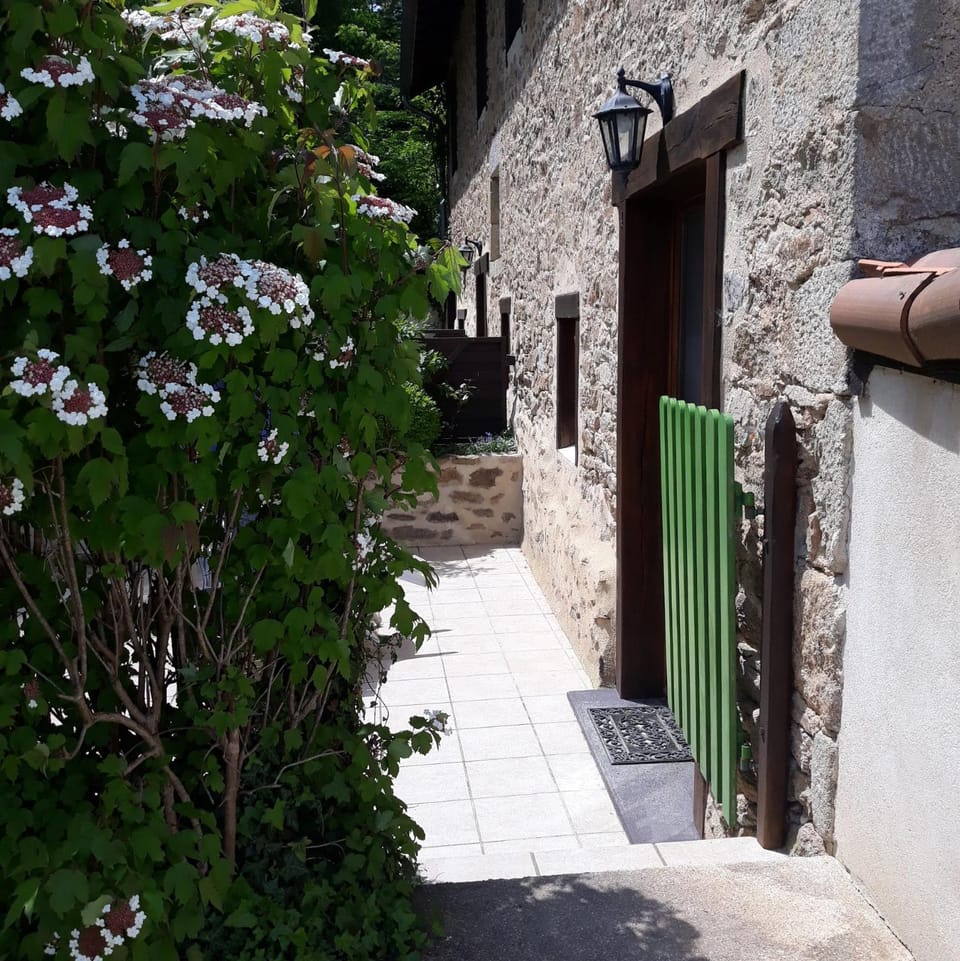 Patio, Facade/entrance, Balcony/Terrace